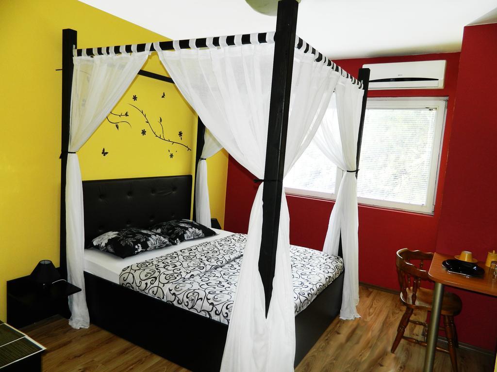 Hostel Kalonis Skopje Pokój zdjęcie
